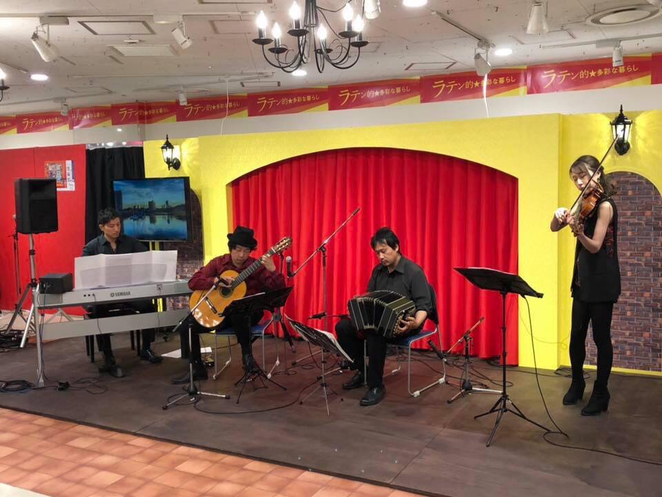 阪急百貨店梅田　タンゴ・グレリオ　アルゼンチンタンゴ　バンドネオン　ギター　バイオリン　ピアノ