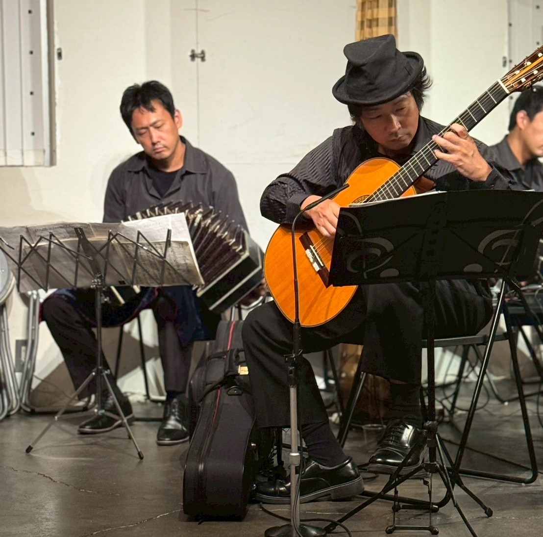 神戸市・御影・アビエスフィルマ〈タンゴ・グレリオ〉バンドネオン・星野俊路、ギター・米阪隆広