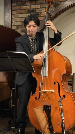 タンゴ五重奏団キンテート・クルサード、後藤雅史（コントラバス）
