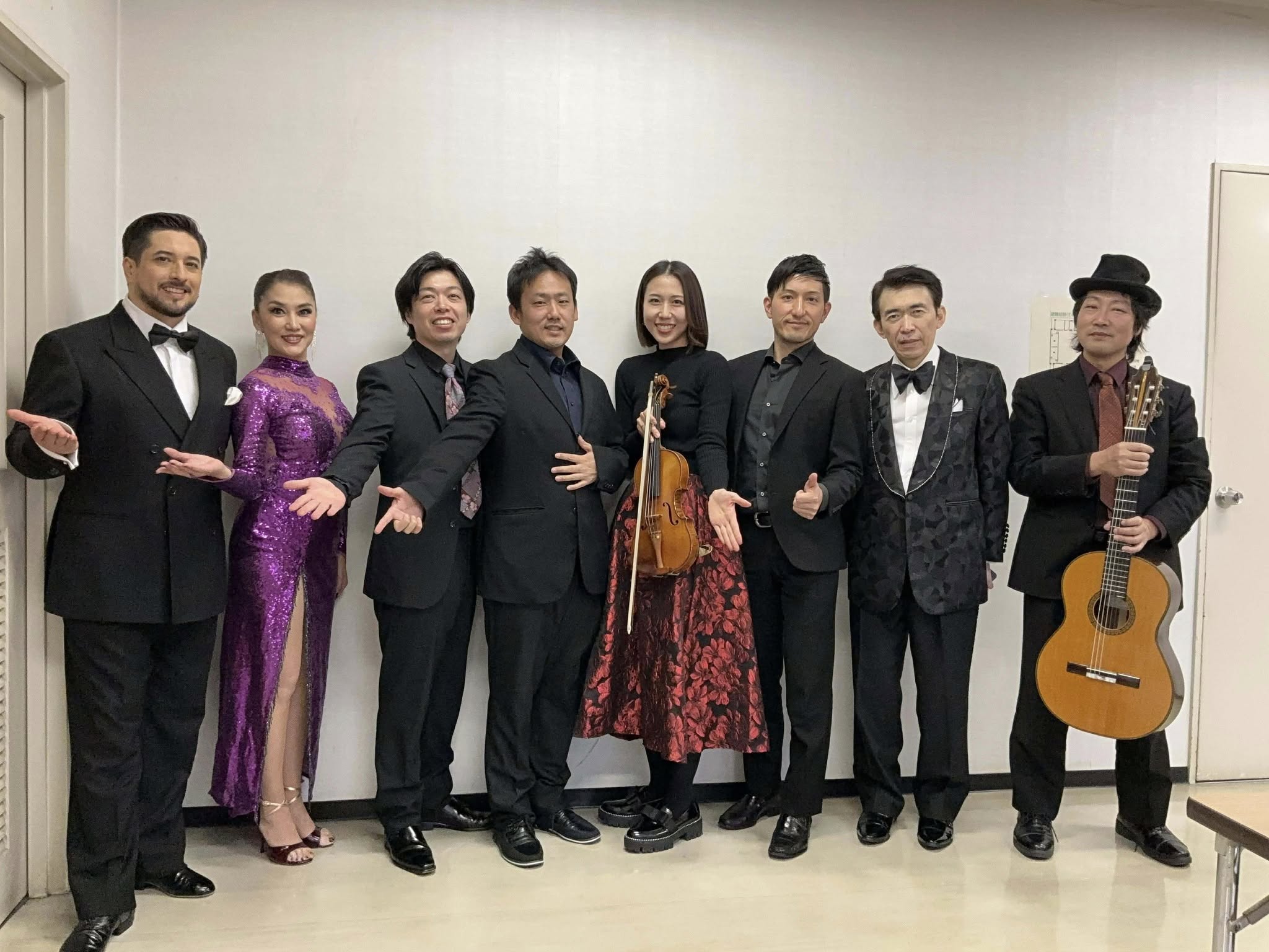 ダニエル・ブジョン&ユウキ、ロベルト・杉浦、タンゴ五重奏団キンテート・クルサード、星野俊路（バンドネオン）、米阪隆広（ギター）、後藤雅史（コントラバス）、松本尚子（バイオリン）、麓朝光（ピアノ）、大治町