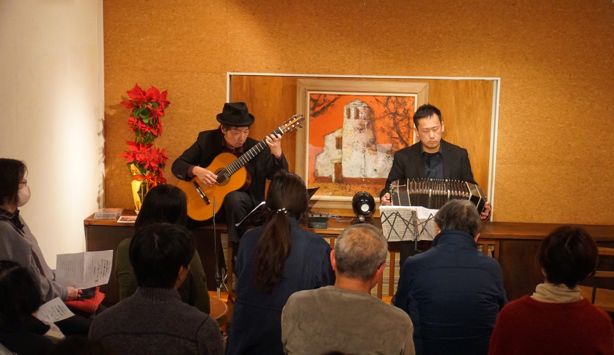 中崎町ティナレンテ、〈タンゴ・グレリオ〉バンドネオン・星野俊路、ギター・米阪隆広